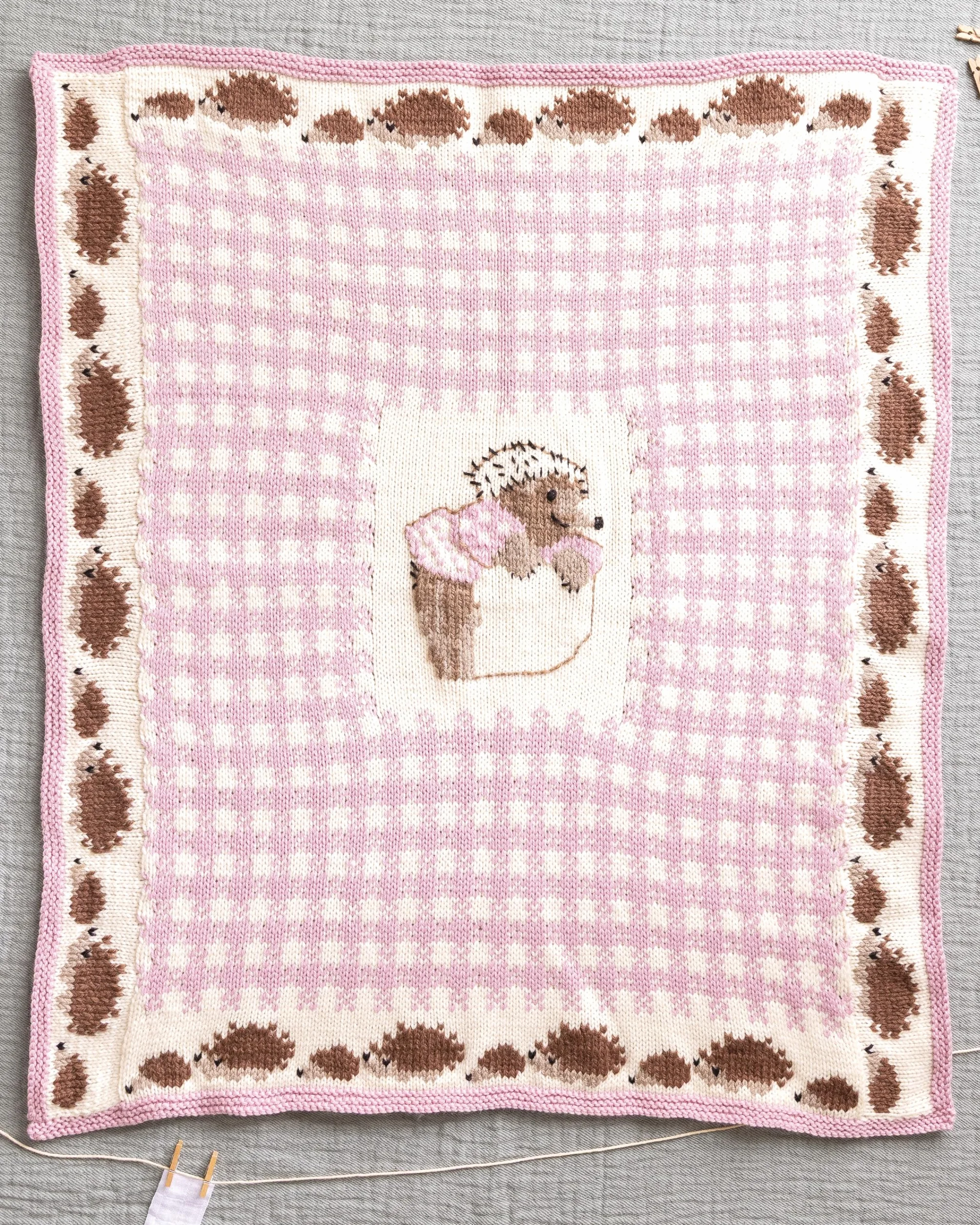 Peter Rabbit(tm) Baby Knits: 20 Knitting Patterns for Clothes and Accessories Inspired by the Tales of Beatrix Potter