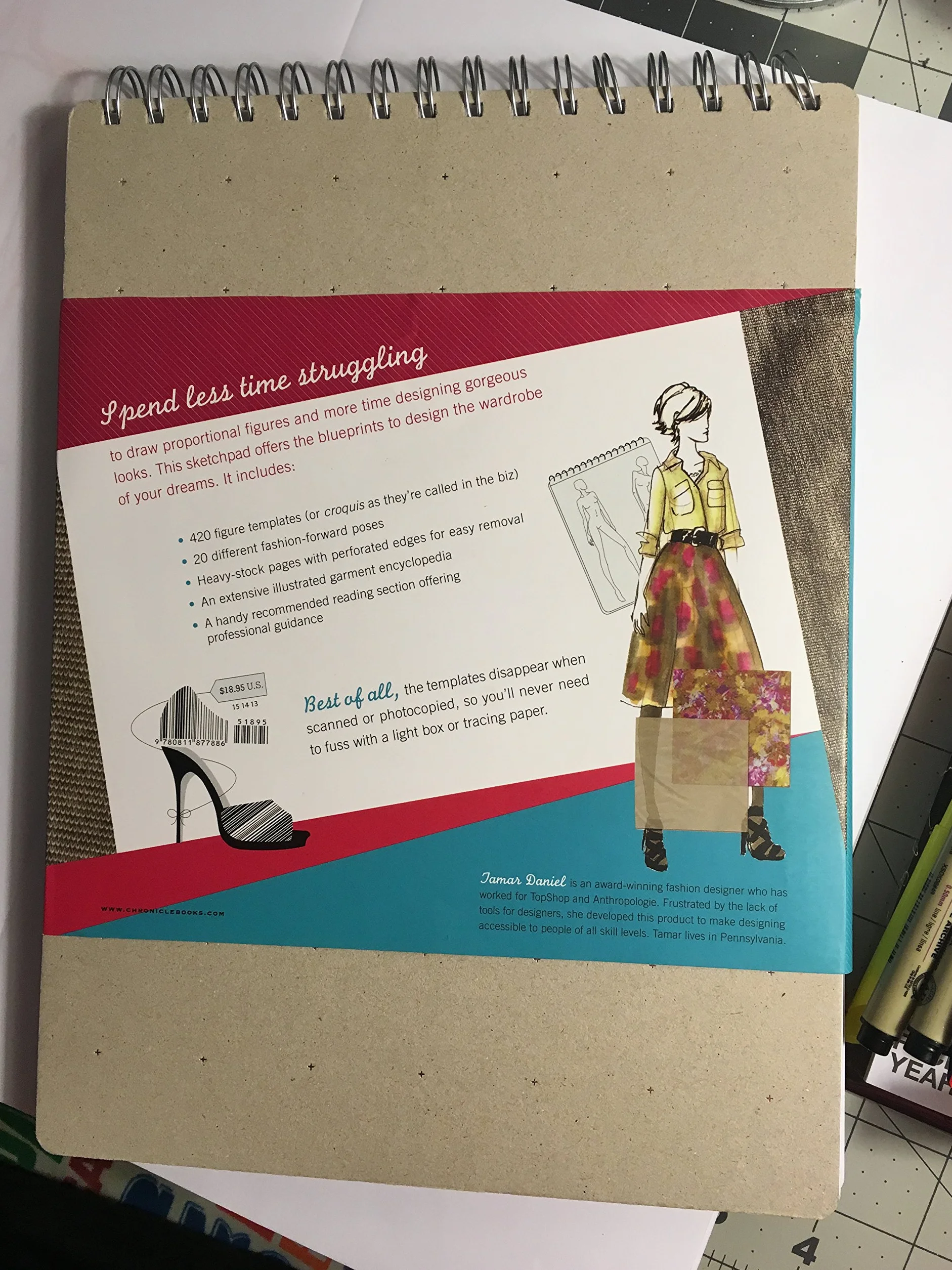 Fashion Sketchpad: 420 Figure Templates for Designing Looks & Building Your Portfolio