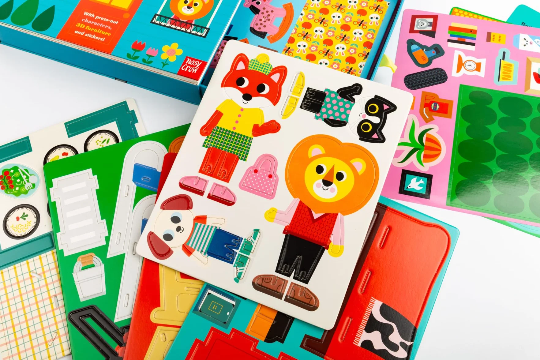 Fold-Out + Play: Doll's House: Build your own 3D house with interactive play pieces and stickers
