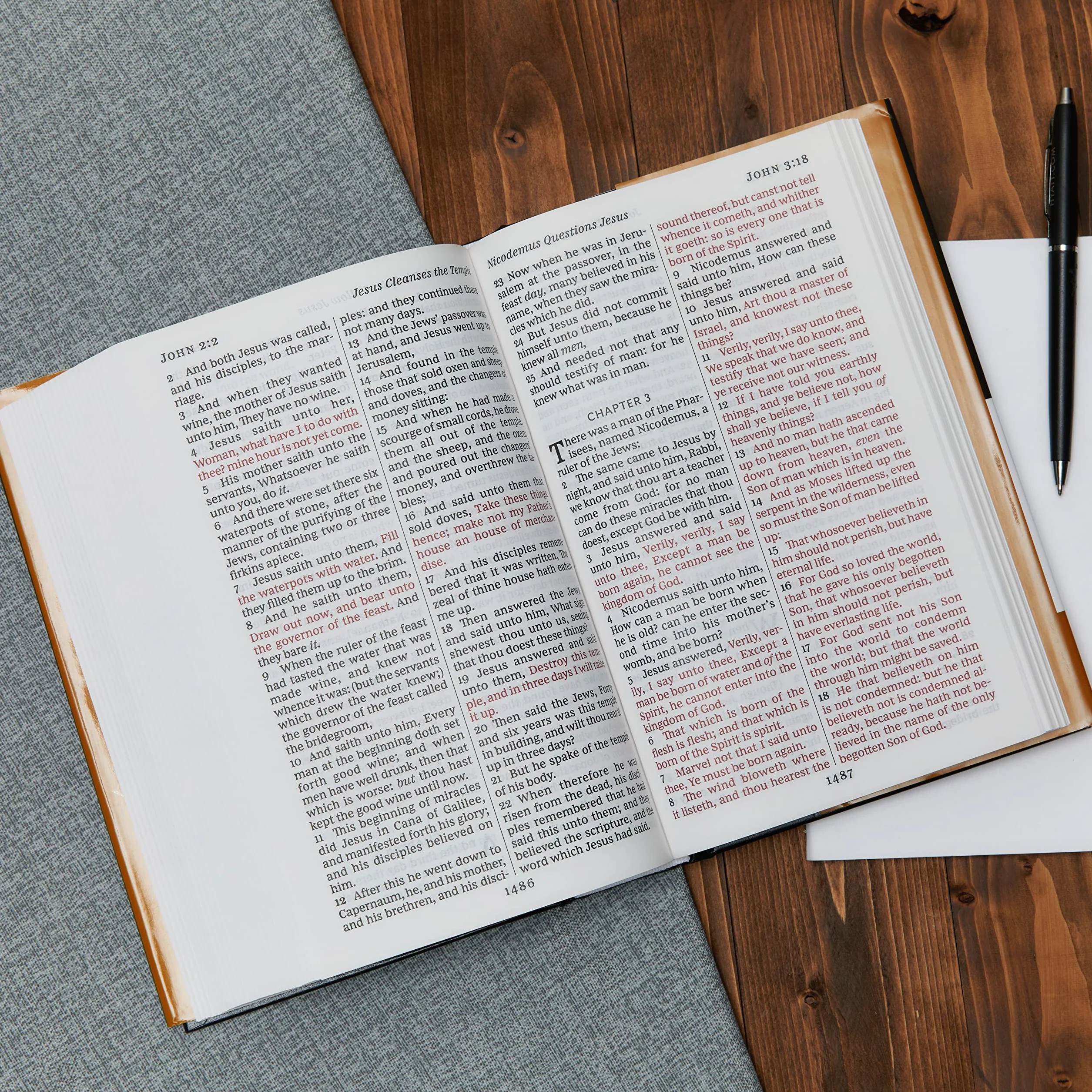 KJV, Pew Bible, Large Print, Hardcover, Burgundy, Red Letter Edition: Holy Bible, King James Version