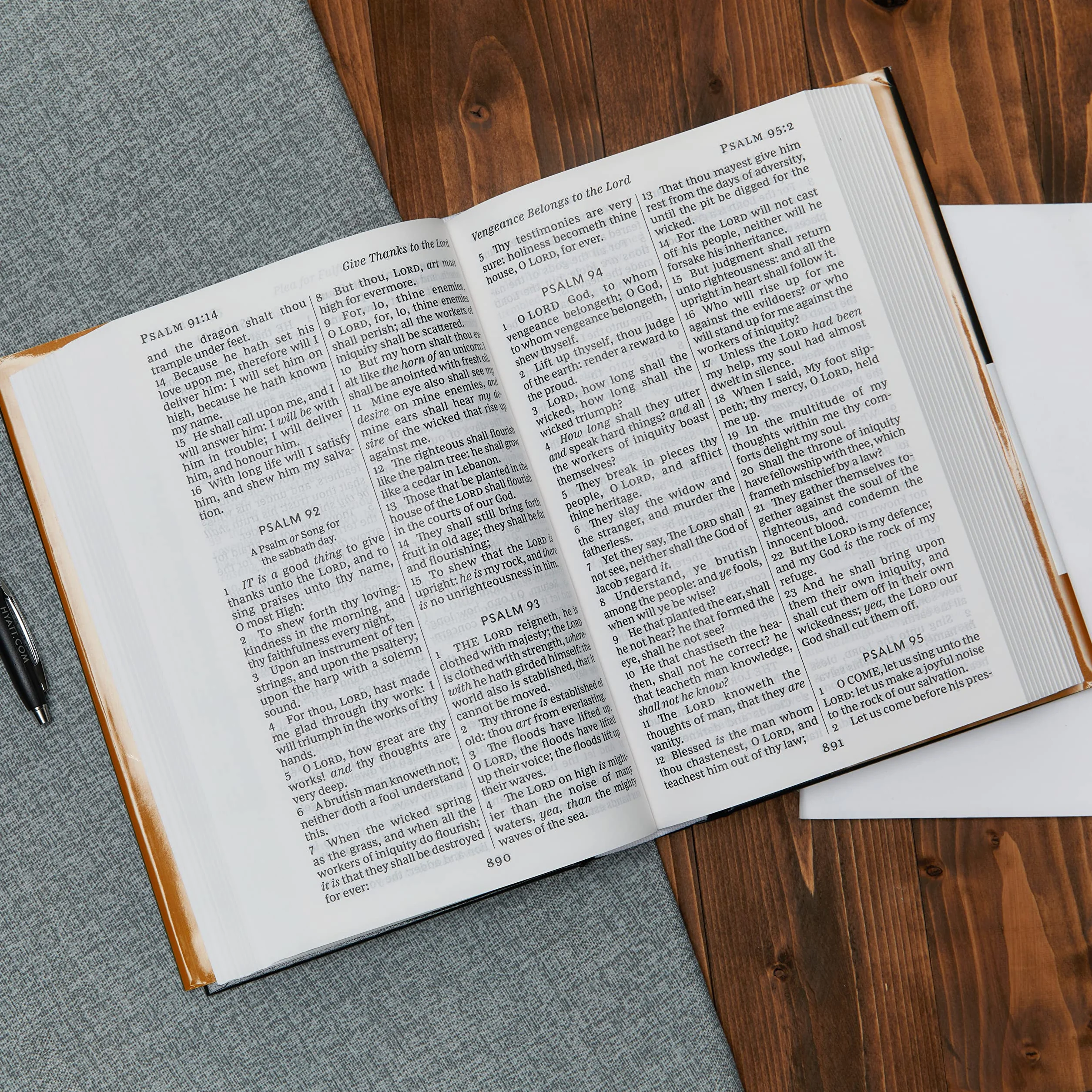 KJV, Pew Bible, Large Print, Hardcover, Burgundy, Red Letter Edition: Holy Bible, King James Version