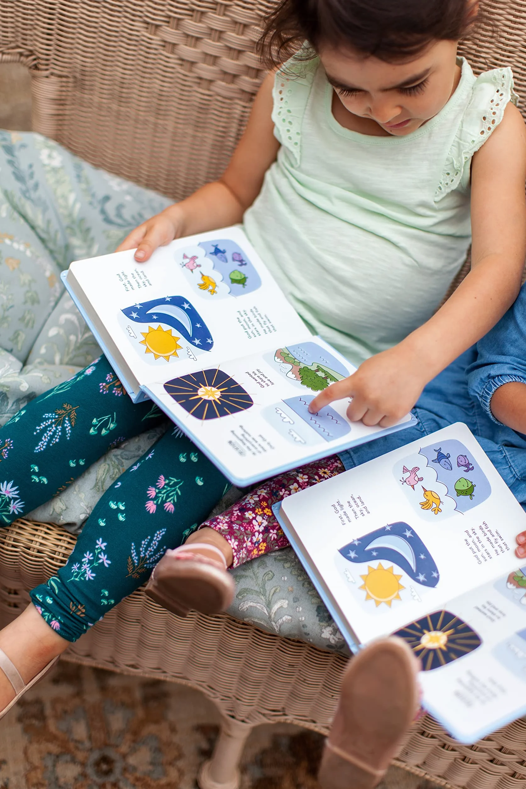 The Tiny Truths Bible for Little Ones