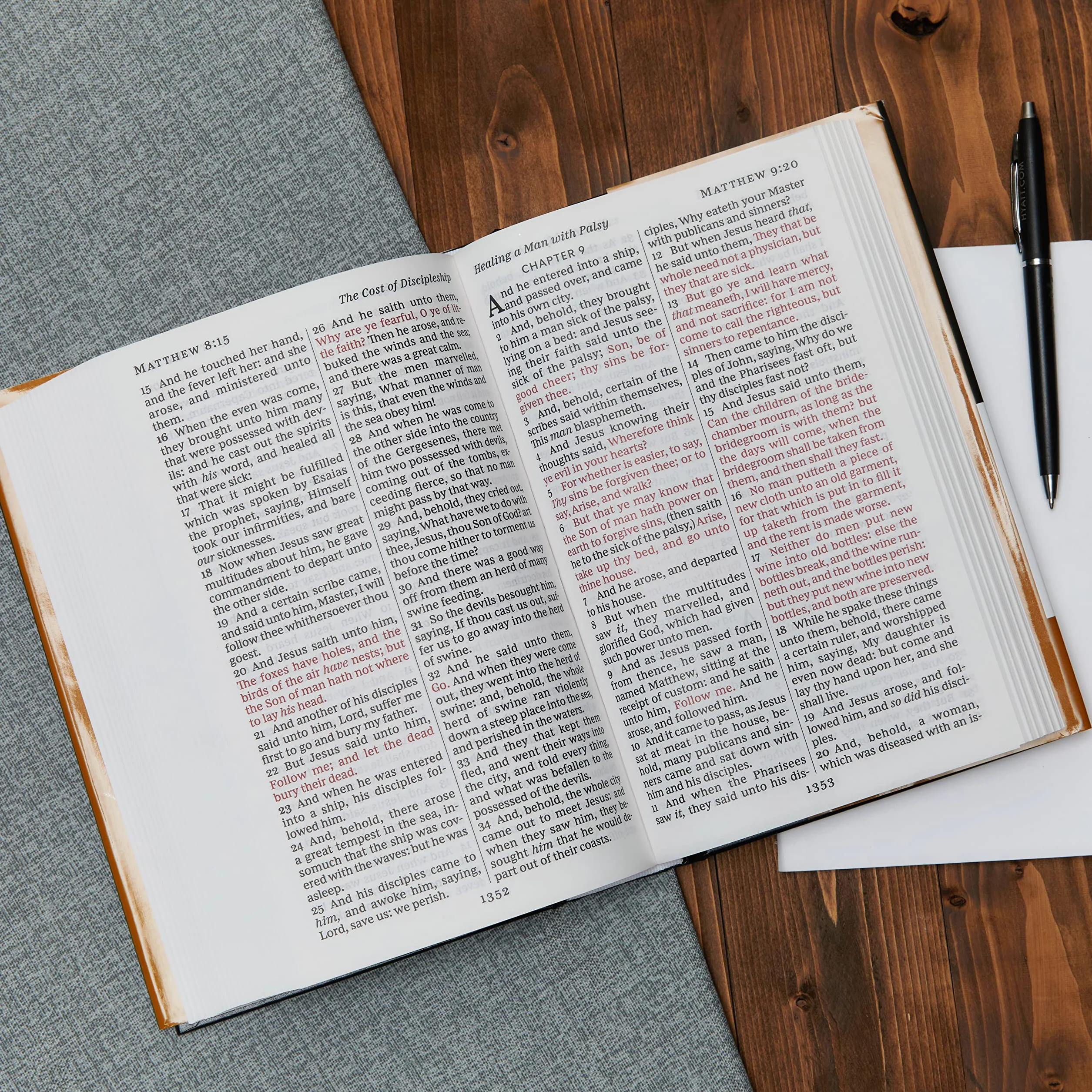 KJV, Pew Bible, Large Print, Hardcover, Burgundy, Red Letter Edition: Holy Bible, King James Version